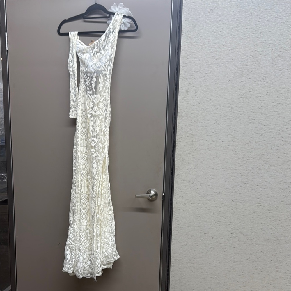 White One Shoulder Sleeveless Bridal Gown